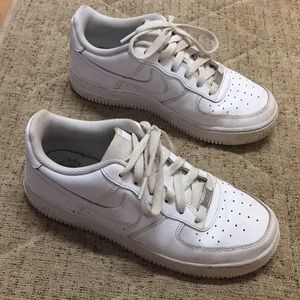 White Nike AF1